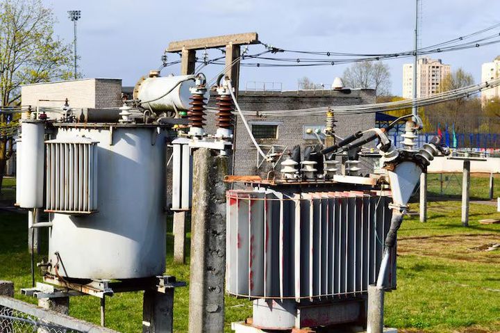 Explore Oil Cooled Transformers: Insights into Function, Efficiency, and Care